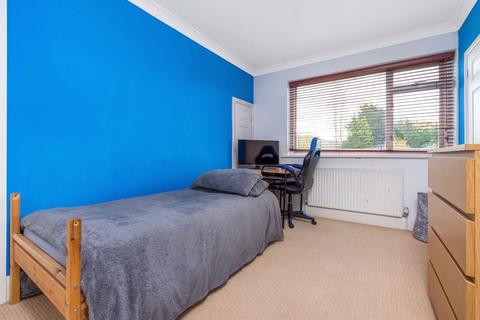 8 Overmead, Sidcup, DA15 8DS