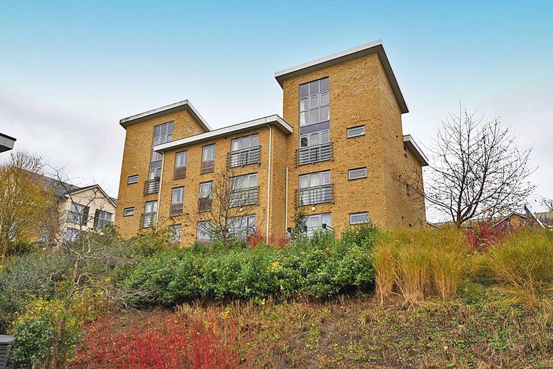 Arundel Square, Maidstone 2 bed apartment £975 pcm (£225 pw)