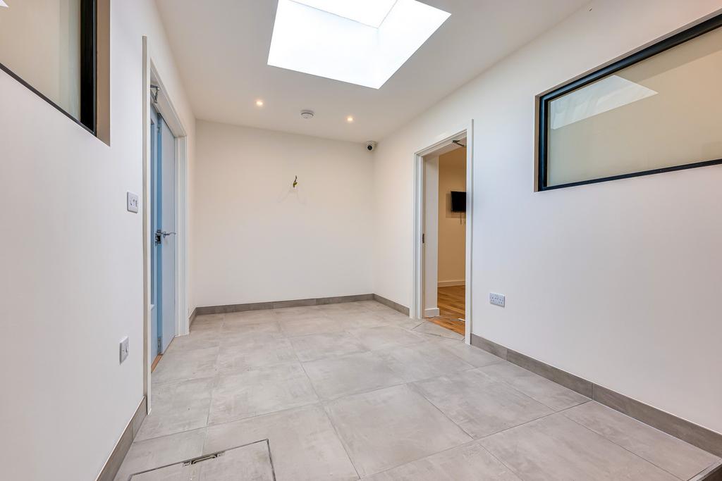 Hildaville Drive, Westcliffonsea, SS0 1 bed apartment £200,000