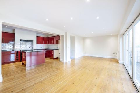 26 Elm Close, Wells, BA5 1LZ