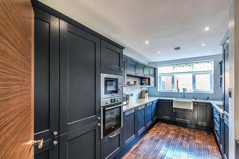 19 Hillcrest Road, Whyteleafe, CR3 0DL