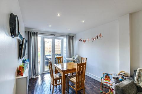 19 Hillcrest Road, Whyteleafe, CR3 0DL