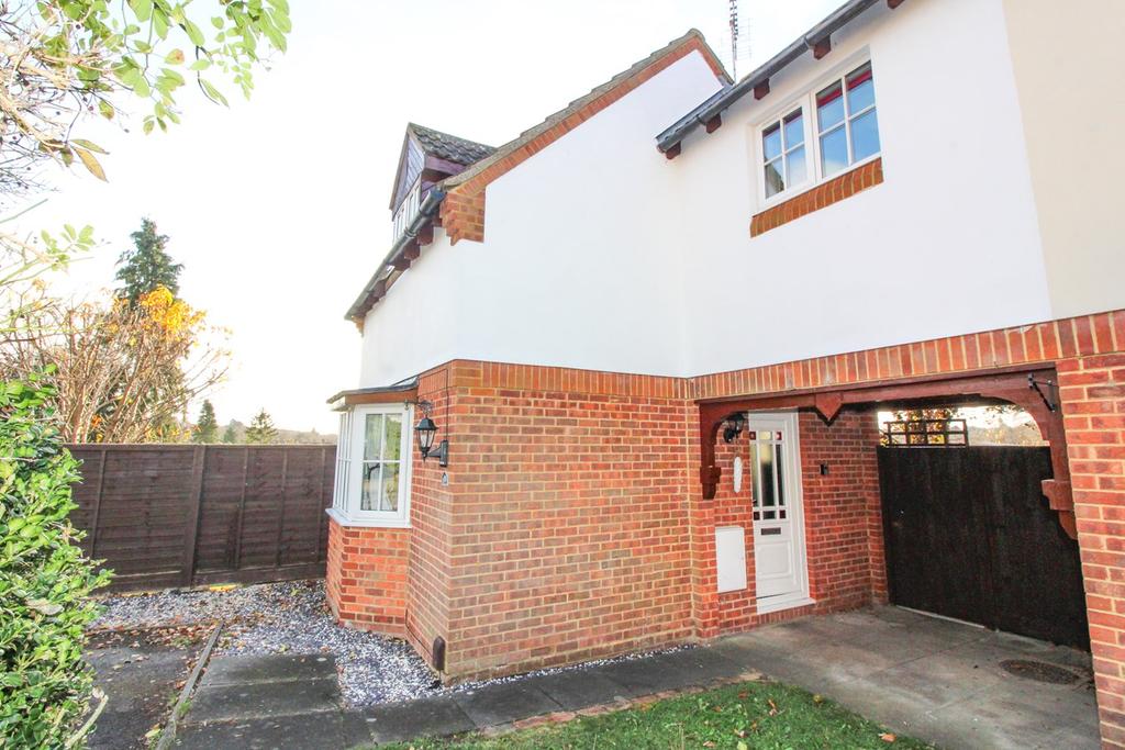 Chennells Close, Hitchin, SG4 2 bed end of terrace house £325,000
