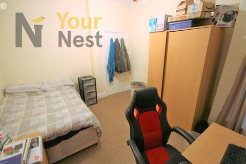 6 bedroom terraced house to rent, Newport Mount, Headingley, Leeds, LS6 3BD