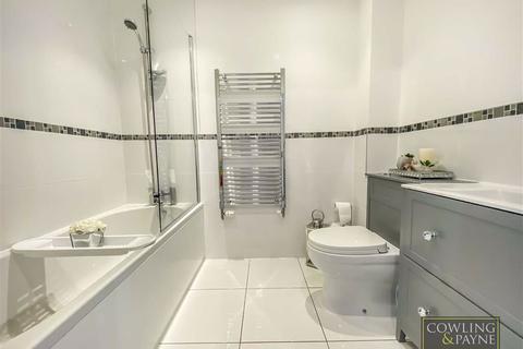 16 Bowers Close, Pitsea, Basildon, SS13 2EP