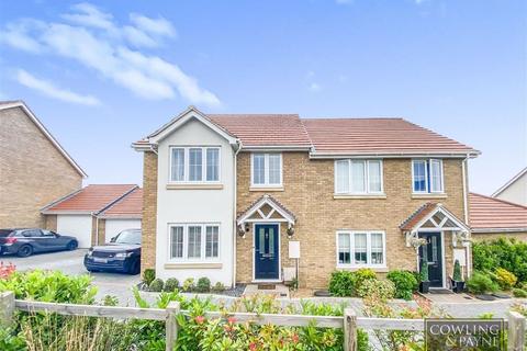 16 Bowers Close, Pitsea, Basildon, SS13 2EP