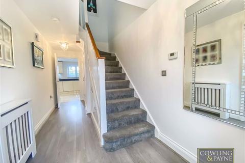 16 Bowers Close, Pitsea, Basildon, SS13 2EP