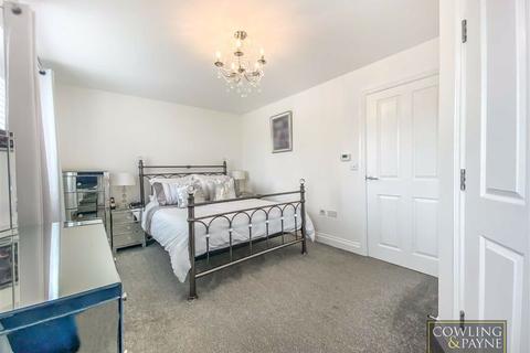 16 Bowers Close, Pitsea, Basildon, SS13 2EP