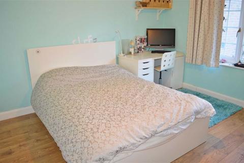3 Ashdene Close, Wimborne, BH21 1TQ