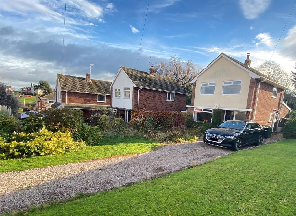 Meadow Road, Malvern 3 bed detached house £350,000