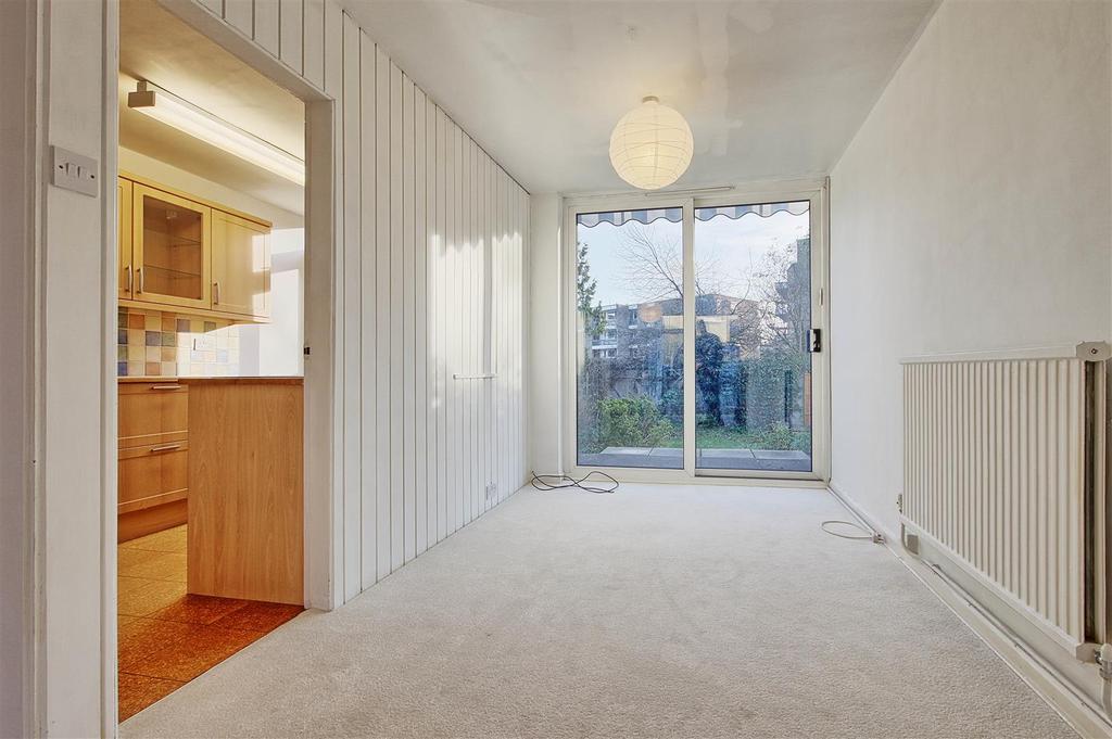 Manhattan Drive, Cambridge 3 bed end of terrace house £450,000