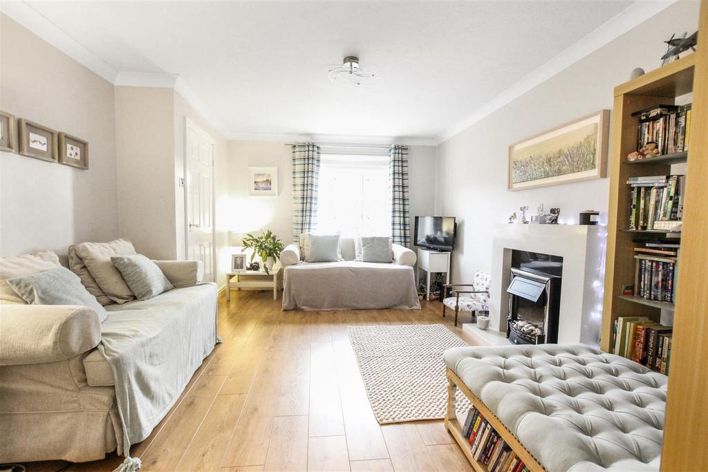 Faversham Park, High Grange Darlington 3 bed semidetached house £200,000