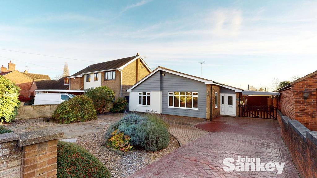 Mansfield Road, Edwinstowe, Mansfield 3 bed detached bungalow £360,000