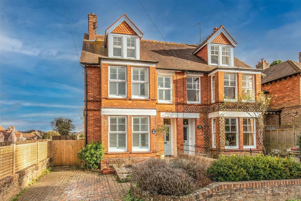 Harcourt Road, Uckfield 5 bed semidetached house £625,000