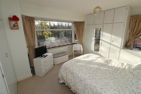 18 Beech Avenue, Stretton, Burton-on-trent, DE13 0DT