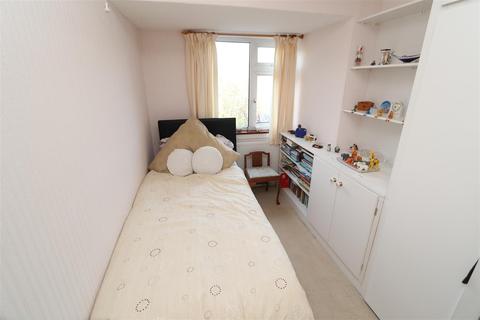 18 Beech Avenue, Stretton, Burton-on-trent, DE13 0DT