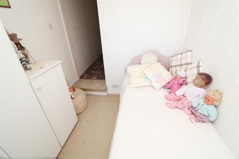 18 Beech Avenue, Stretton, Burton-on-trent, DE13 0DT