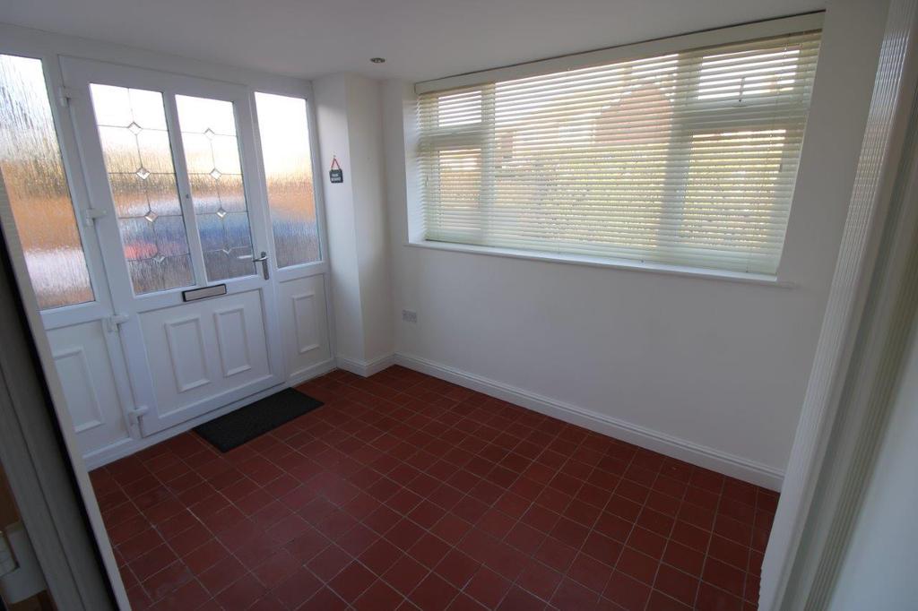 Noel Avenue, Oakham 2 bed detached bungalow £995 pcm (£230 pw)