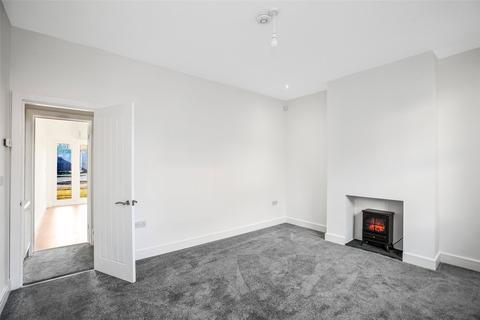 32 Coach Road, Wakefield, WF1 3EZ