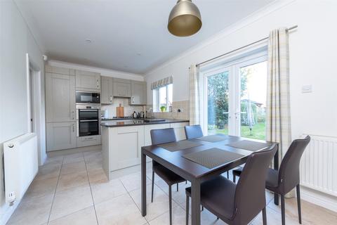 4 Edgemoor Road, Frimley, Camberley, GU16 9QY