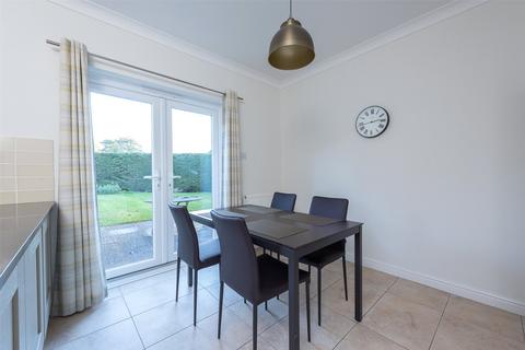 4 Edgemoor Road, Frimley, Camberley, GU16 9QY