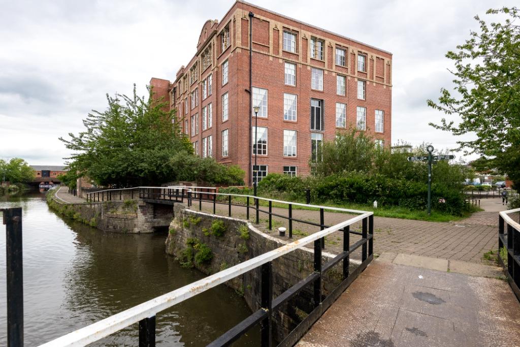Heritage Way, Wigan, WN3 2 bed flat for sale £125,000
