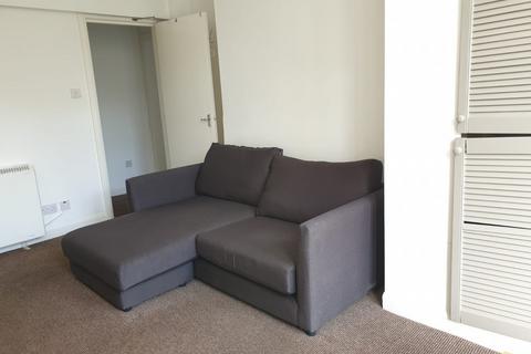 3 bedroom flat to rent, Anson Road, M14 5BZ
