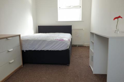 3 bedroom flat to rent, Anson Road, M14 5BZ