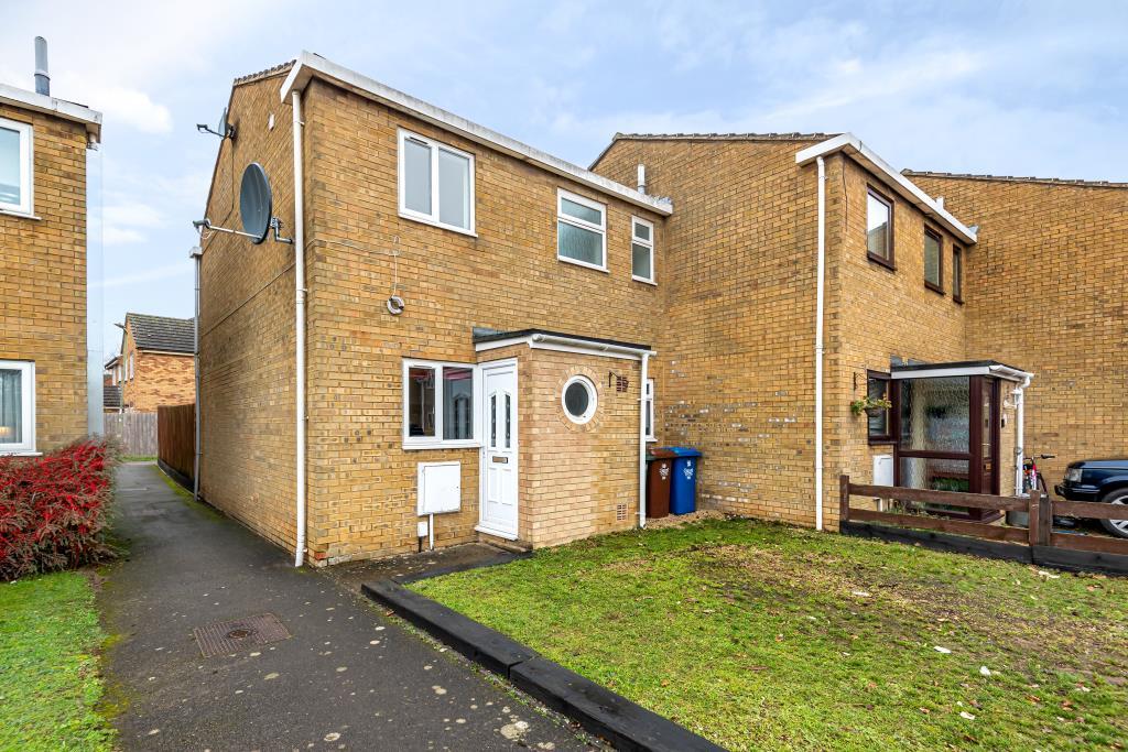 Lincoln Close, Bicester, OX26 3 bed end of terrace house £1,250 pcm