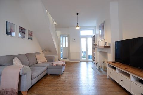 38 Bell Street, Barry, CF62 6JT