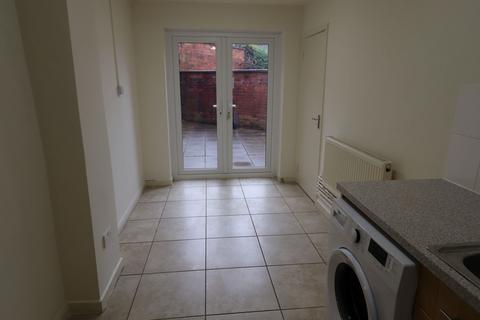 4 bedroom terraced house to rent - Clare Street, Northampton NN1
