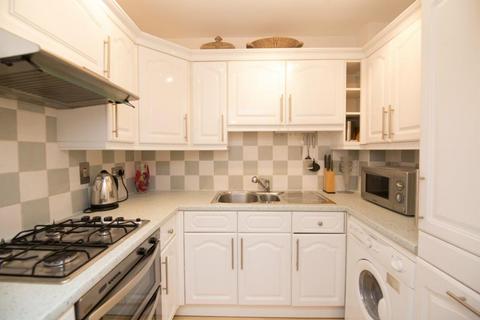 2 bedroom flat to rent, CROMWELL CRESCENT, KENSINGTON, SW5