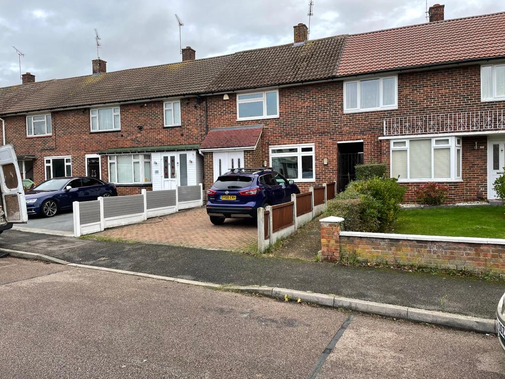 Pendle Drive, Basildon, SS14 3LT 2 bed terraced house £280,000