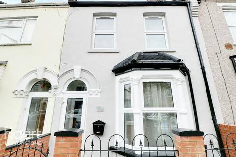5 Belton Road, London, E11 3JD