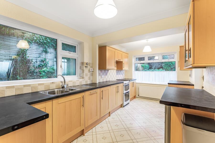 Langley Road, Bingley, BD16 4AB 3 bed semidetached house £250,000