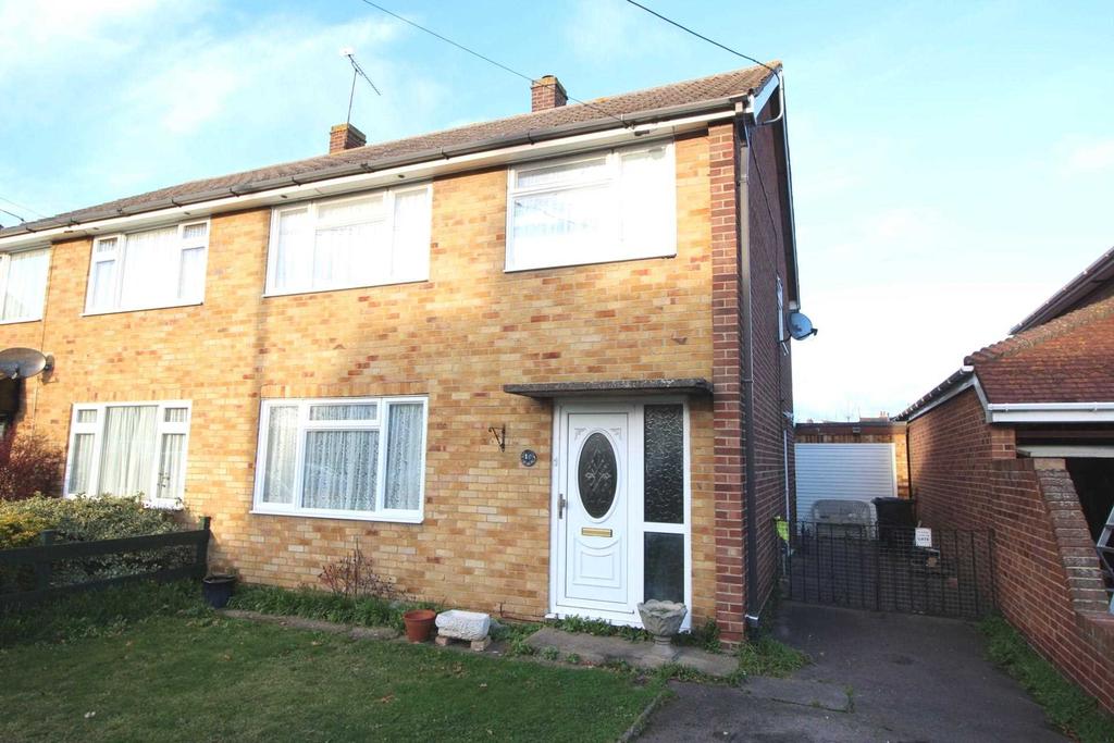 Crescent Road, Heybridge 3 bed semidetached house £365,000