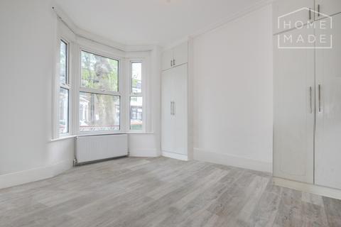 5 bedroom terraced house to rent - Henderson Road, Forest Gate, E7