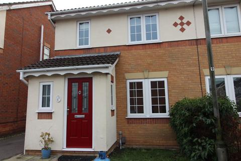 3 bedroom semi-detached house to rent, Oakham Drive, Selston