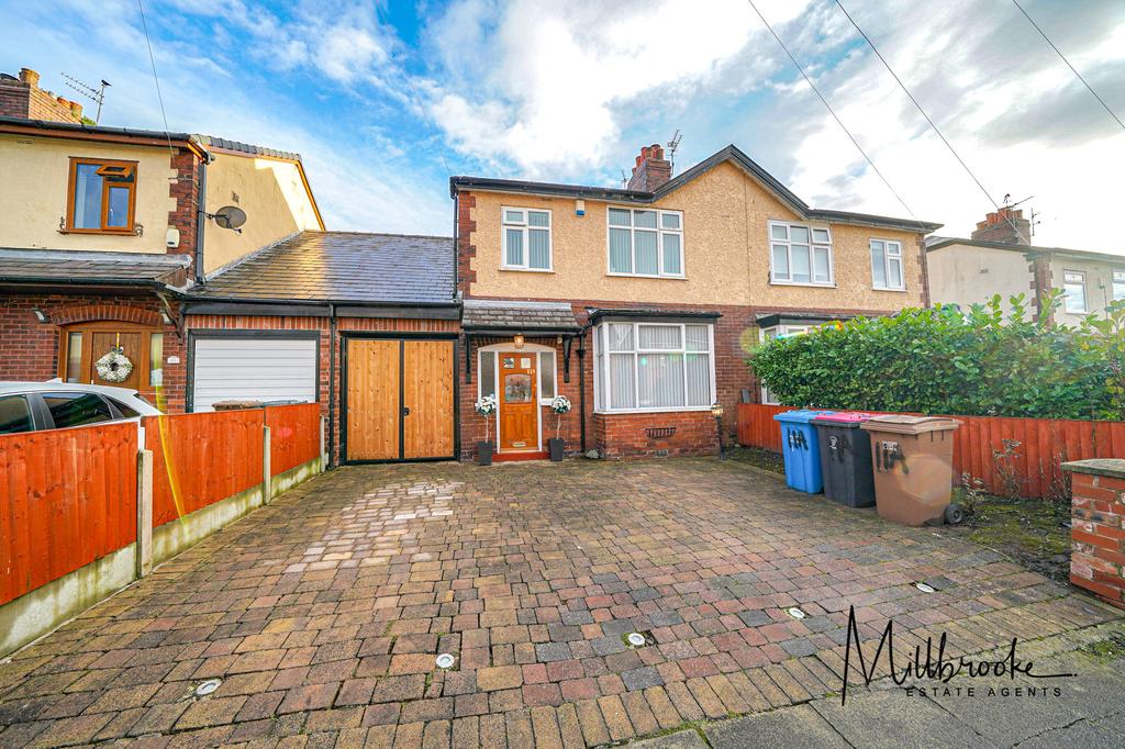 Normanby Road, Worsley, Manchester, M28 4 bed semidetached house £