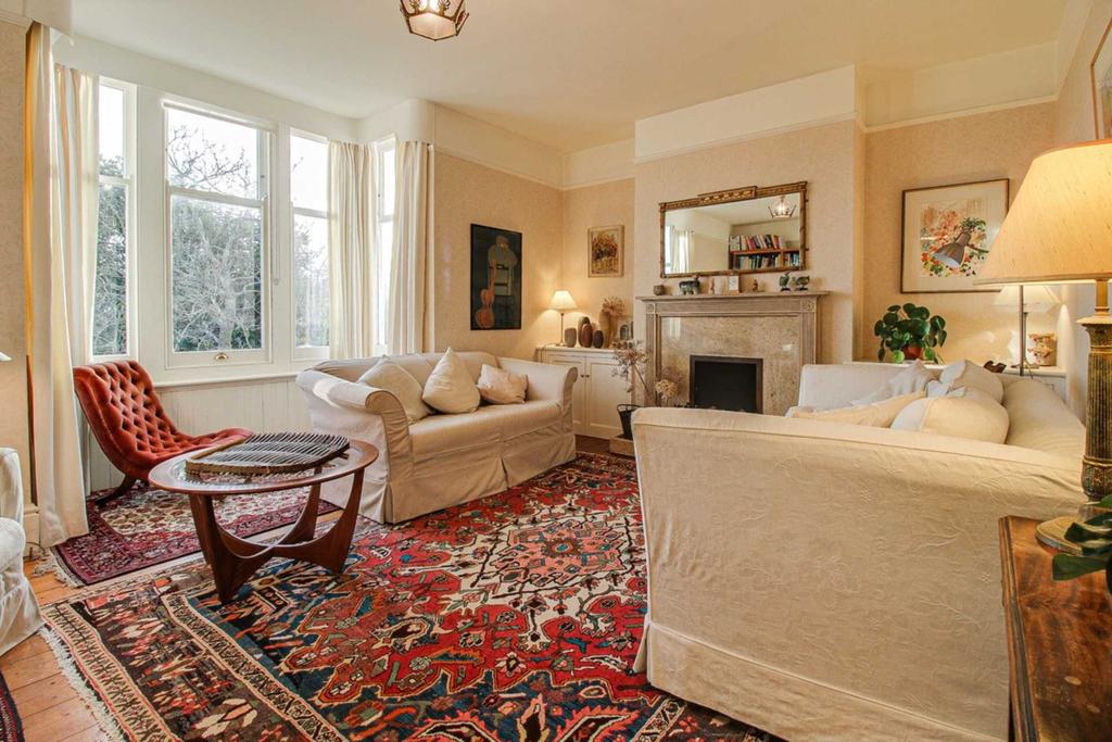 The Avenue, Lewes 4 bed semidetached house £1,350,000