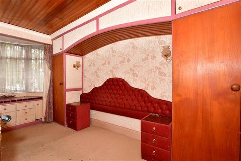 4 bedroom semi-detached house for sale - Penhill Road, Bexley, Kent
