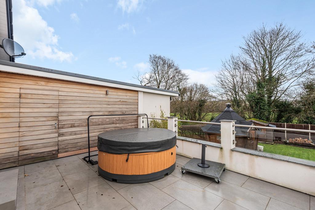 Sun terrace with space for hot tub