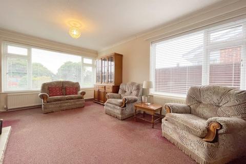 76 Broadwaters Road, Lowestoft, NR33 9HS