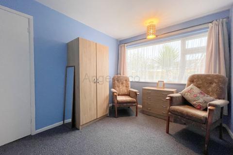76 Broadwaters Road, Lowestoft, NR33 9HS