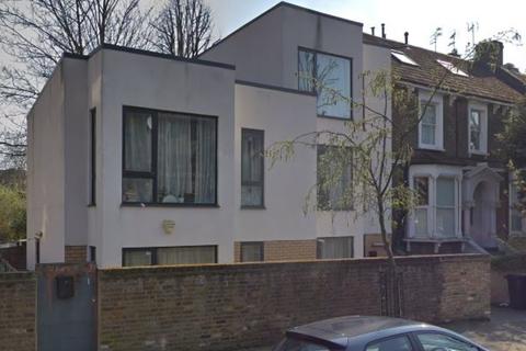 4 bedroom detached house to rent - Evering Road, London