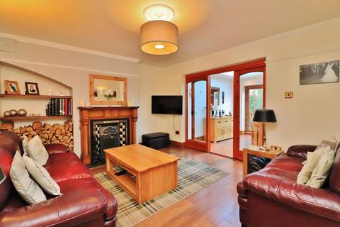 18 Lichfield Crescent, Hopwas, Tamworth, B78 3AJ
