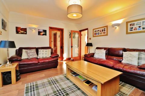 18 Lichfield Crescent, Hopwas, Tamworth, B78 3AJ