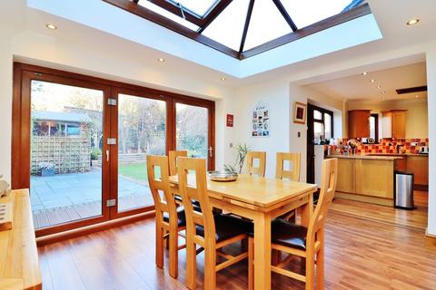 18 Lichfield Crescent, Hopwas, Tamworth, B78 3AJ