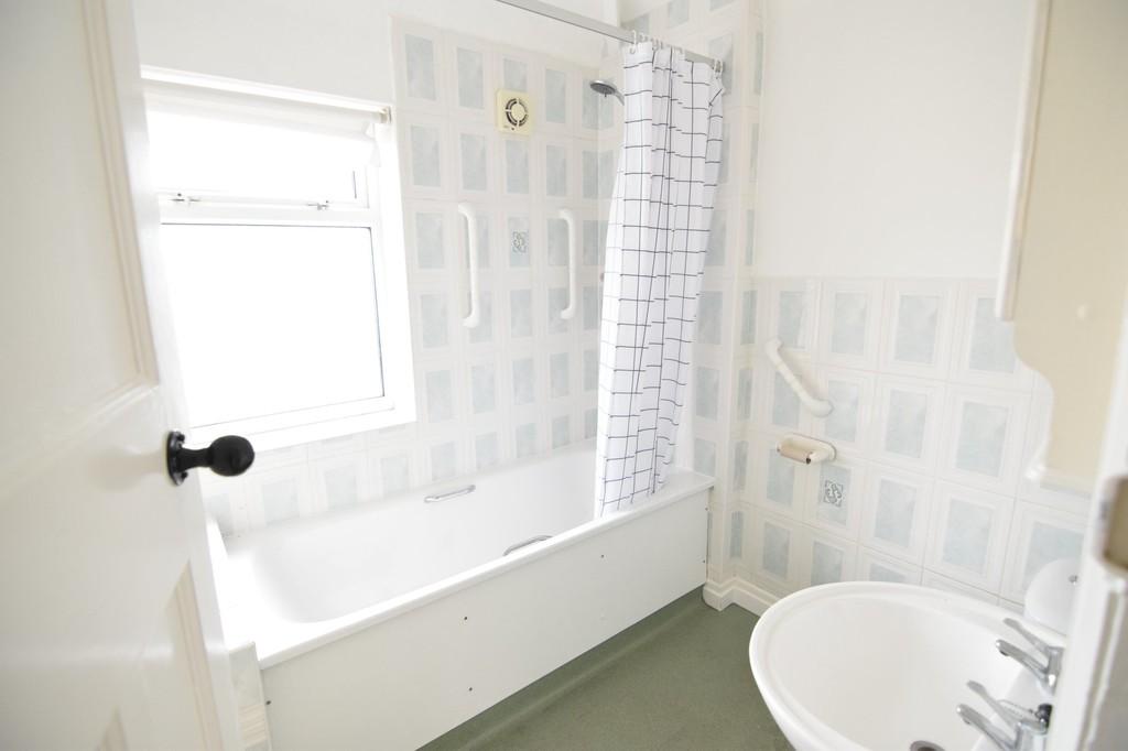 Winton Avenue, Blackpool 2 bed terraced house £550 pcm (£127 pw)