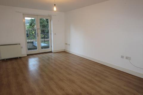 2 bedroom ground floor flat to rent, Starlings Bridge